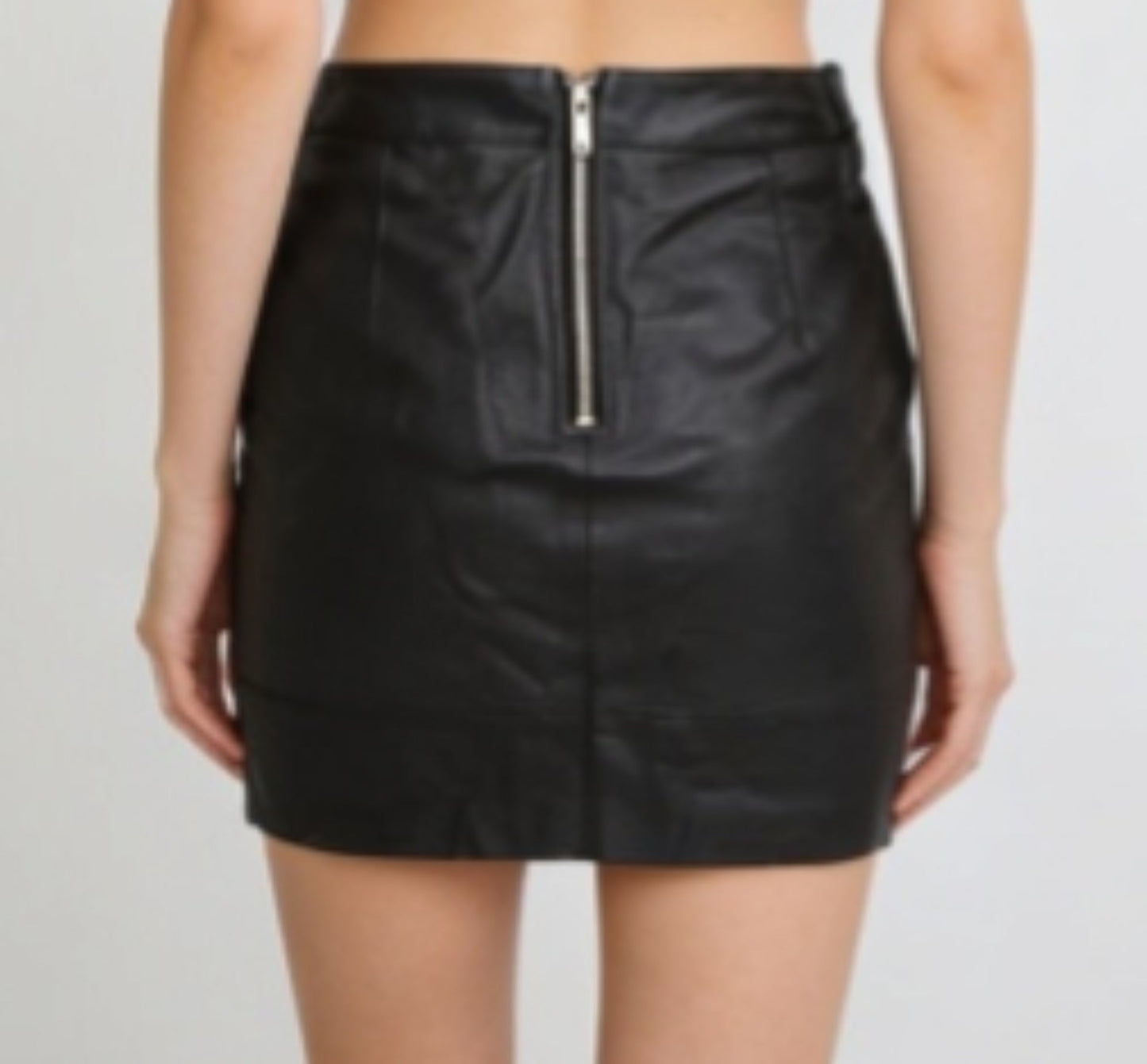 Jupe simili cuir – Only – Taille 40