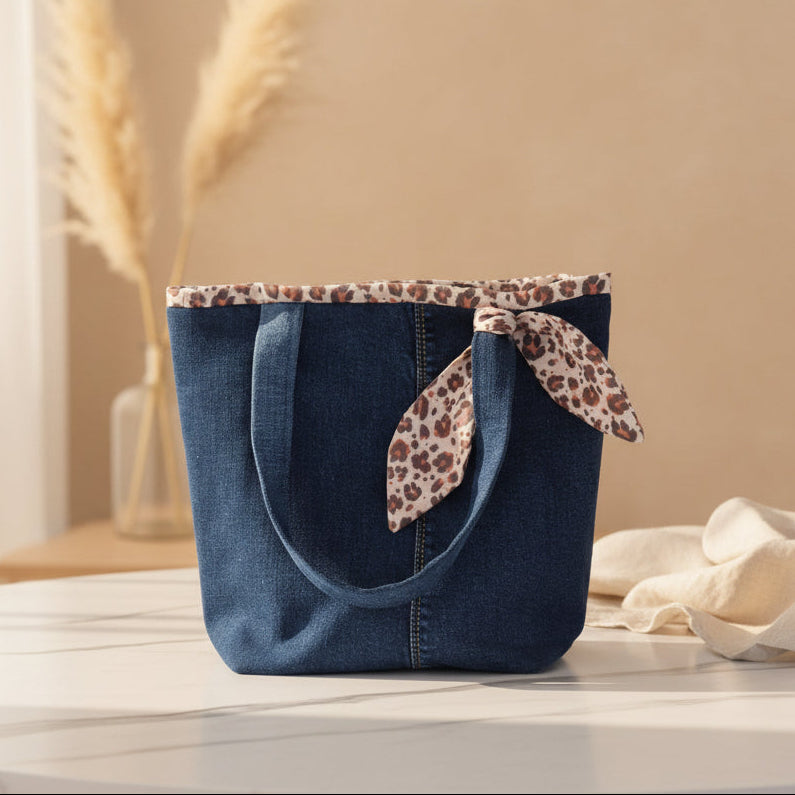 Le Sac Lou - tote bag en jean upcyclé, vue de face sans anses