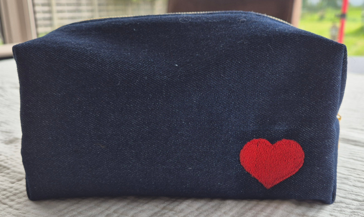 "Tokyo Heart" Toiletry Bag – Size M – One-of-a-kind