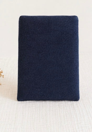Éva Indigo - Book Protector