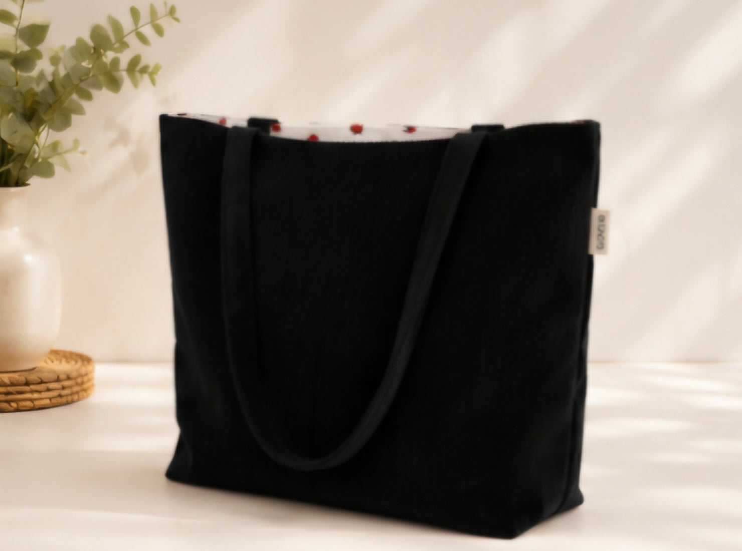 Tote bag Kyoto Jaspe en velours côtelé noir, vue trois quarts