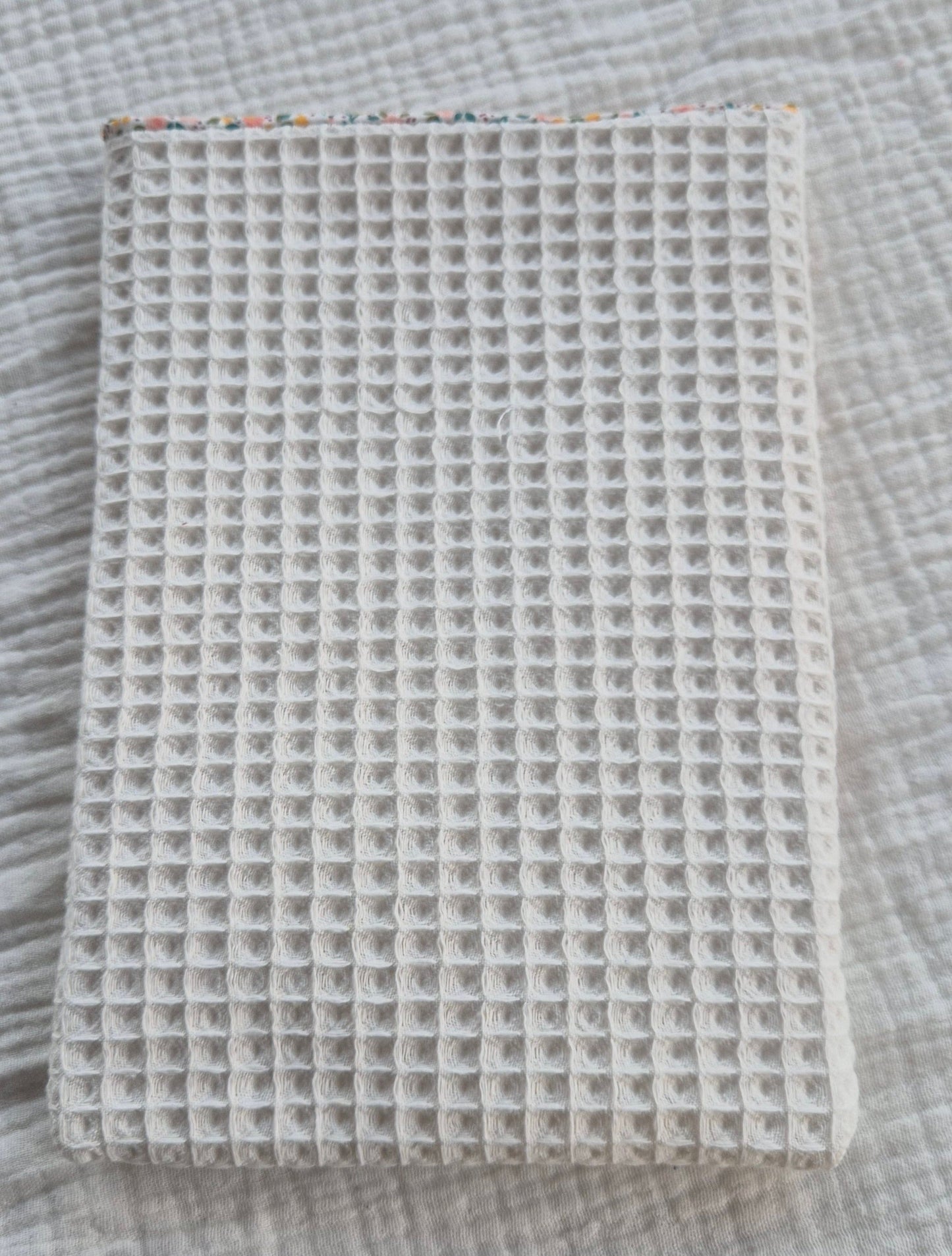 Éva Soleil - Book Protector type