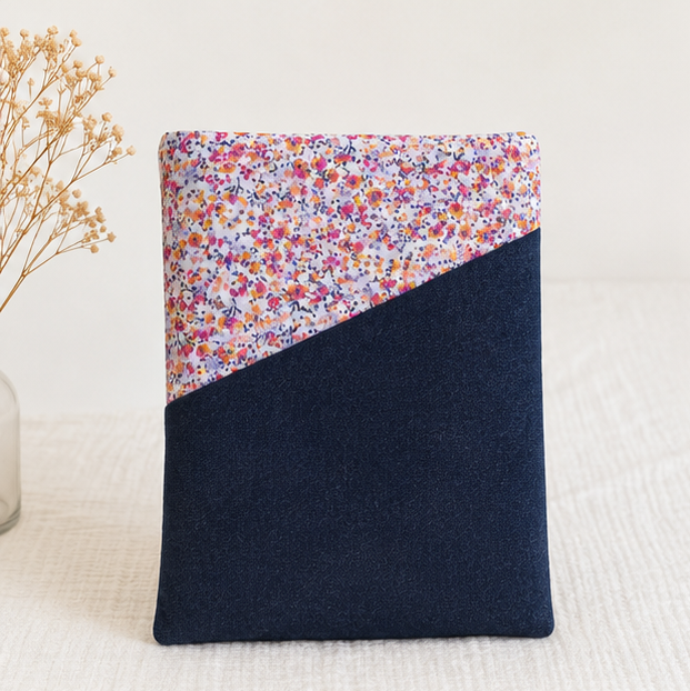 Éva Indigo - Book Protector